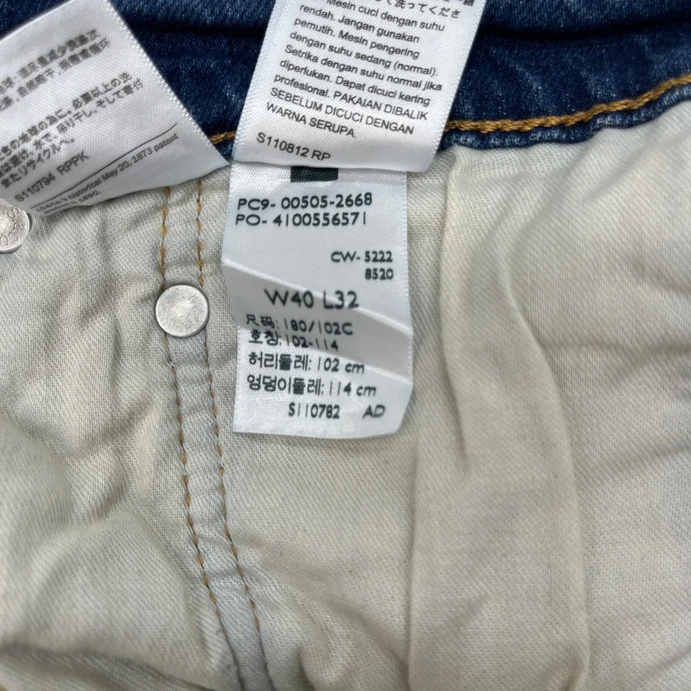 Levi's 505 Regular Fit Jeans Mens 40x32 Medium Wash Blue Straight Leg Denim